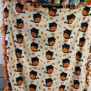 Blanket- twist tie halloween kitty